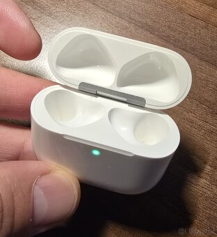 Apple AirPods 4 ANC - náhradní nabíjecí pouzdro/krabička - 3