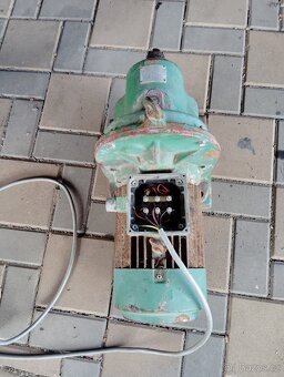 Elektromotor s převodovkou - 3