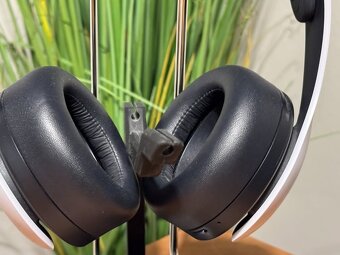 PlayStation 5 Pulse sluchátka, špičkový stav - 3