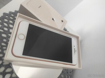 iPhone 8 64GB Prasklý - 3