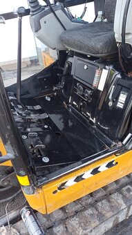 Cat 301.4 minibagr - 3