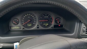 Volvo v70 awd - 3
