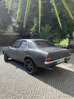 Ford Cortina MK3 1975 - 3