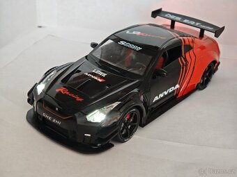 Nissan GT-R - 3
