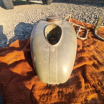 ORIGINÁL nádrž jawa 350 354 ČSLA VOJÁK + nosič a hrazda - 3