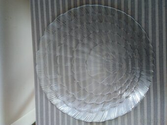 Skleněná miska, nebo spíše talíř. - 3