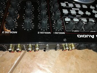 American Audio VMS4.1 ovladač - 3