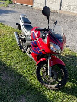 Honda CBR 125r - 3