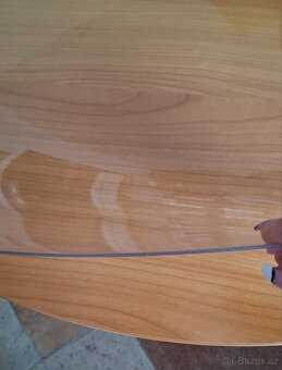 Kulatý jídelní stůl - 3