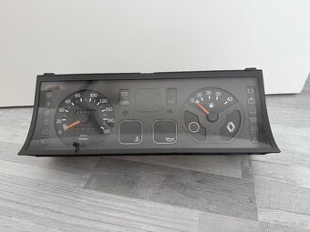 Budíky Renault R5 - 3