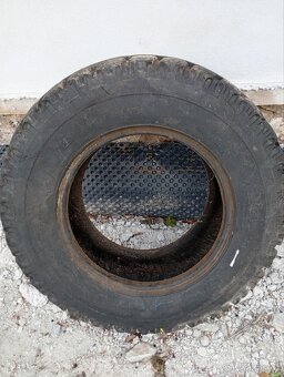 Pneu 10/75-15.3 - 3