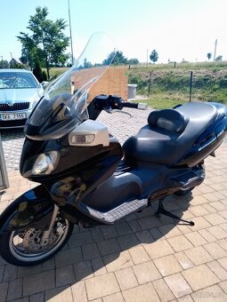 SUZUKI BURGMAN 650 - 3