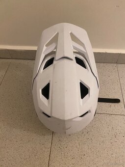Prodám helmu Fox Rampage bílá velikost S - 3