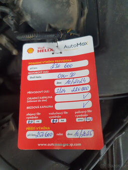 prodám FORD KUGA Titanium 4x4 r.v.12 2015 - 3
