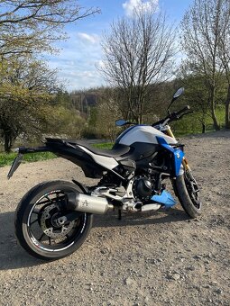 BMW F900R (2022) – jen 9 700 km – quickshifter + výfuk Arrow - 3