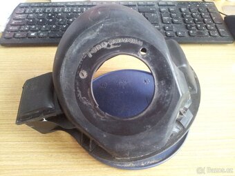 Kryt hrdla nádrže na Ford Sierra, Siera - 3