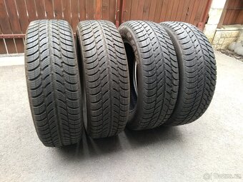Prodám zimní gumy Sava eskimo 185/60 R15 DOT 3323 - 3