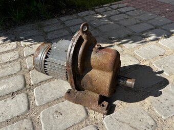 Převodovka s motorem - 3