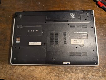 Sony SVE151G13M na ND - 3