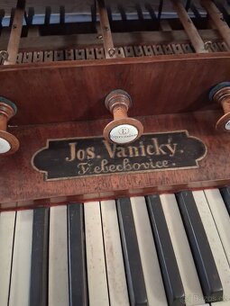 Harmonium značky Jos. Vaňický,Třebechovice - 3
