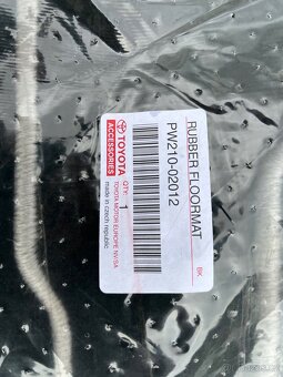 Textilní originální koberce Toyota Corolla hybrid 2021 - 3