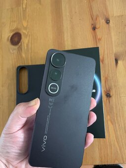 Vivo V50 Lite 5G - 3