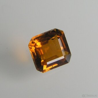 Turmalín-octagon-0,60 ct. - 3