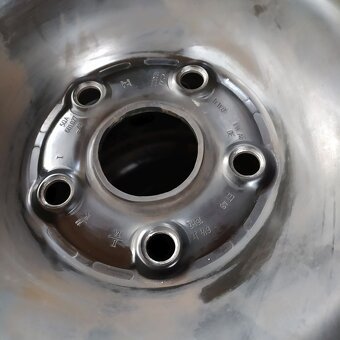 16" plechová kola – 5x112 – VOLKSWAGEN (ŠKODA, AUDI, SEAT) - 3