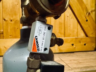 CO2 láhev 2l + ventil camozzi + skleněné počítadlo bublin - 3