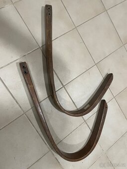 Prodám dřevěné opěrky křesla - 3
