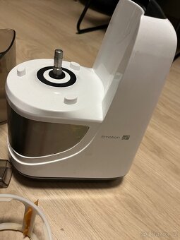 Šnekový odšťavňovač Emotion G21 - 3