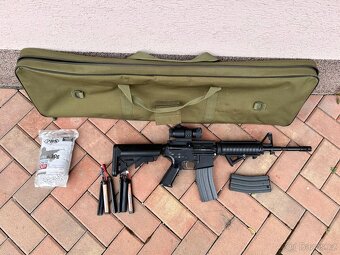 M4A1 RIS celokov - 3