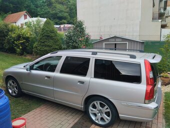 Volvo V70 D5 - 3