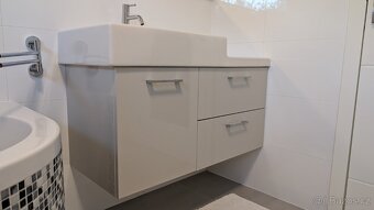 Koupelnová skříňka s umyvadlem vč. baterie - 3