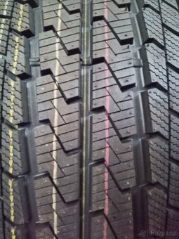 225/75 R16C 121/120 R celoroční - 3