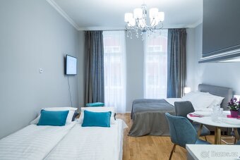 Pronájem bytu 1+kk, 37 m²-Karlovo náměstí, Praha - od - 3