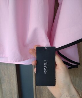 Růžová halenka se spadlými rameny značka Zara - 3