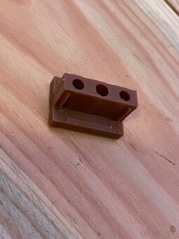 Plastový T-klip pro terasové profily ThermoWood - 3