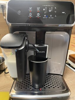 Kávovar Philips Series 2200 LatteGo EP 2235/40 - 3