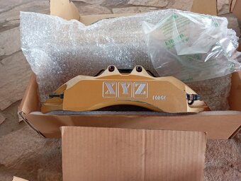 Brzdový kit 330mm 6-ti pístek - 3