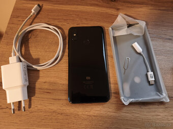 Xiaomi Mi8 6GB/64GB – AMOLED, NFC platby - 3