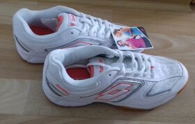 NOVÉ Dívčí / dámské sálovky Lotto vel. 36,5 - 3