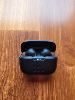 Bezdrátová sluchátka JBL 230NC - 3