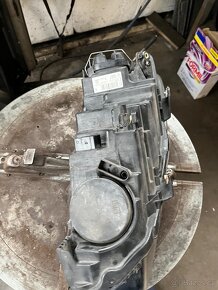 VW Polo 2013 R6 světlo L - 3