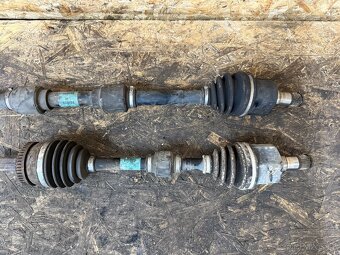 PŘEDNÍ POLOOSY HYUNDAI I40 1.7 CRDI 49501-3z450/49500-3z400 - 3