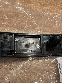 Odrazka nárazníku pravá Škoda Fabia 6V6 945 106 - 3