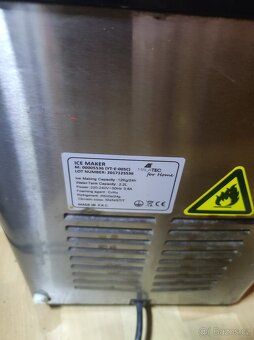 Výrobník ledu pěkný funkční - 3