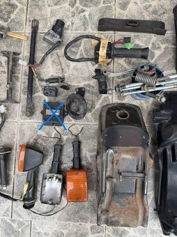 Yamaha XS 400 12 E -  díly - 3