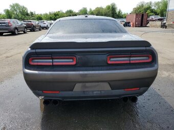 2015 Dodge Challenger R/T 5.7 L V8 HEMI - 3
