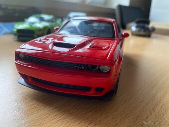 1:24 challenger SRT - 3